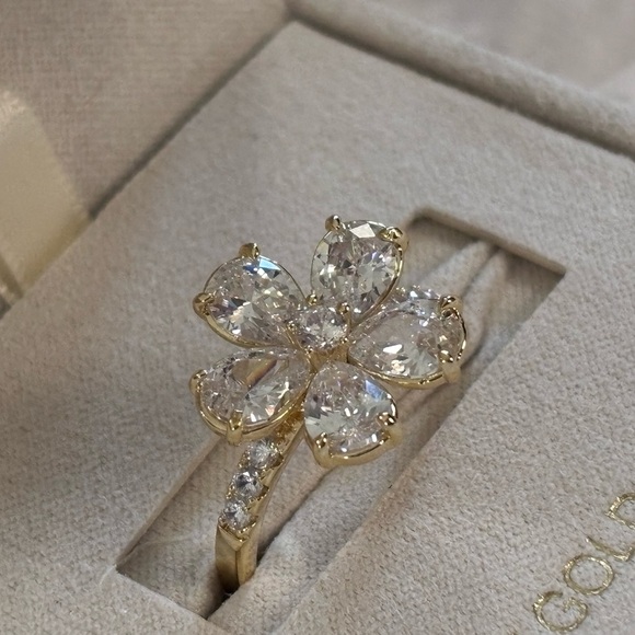 LULEA 14kt Gold Plated Floral Ring with Clear Stones - Picture 1 of 3